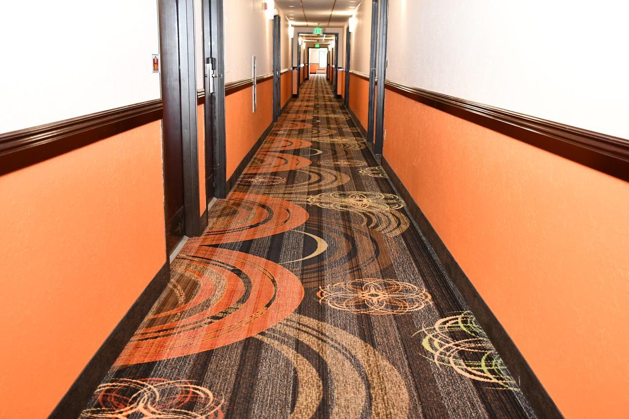 Regency Inn & Suites Фэрибо Экстерьер фото
