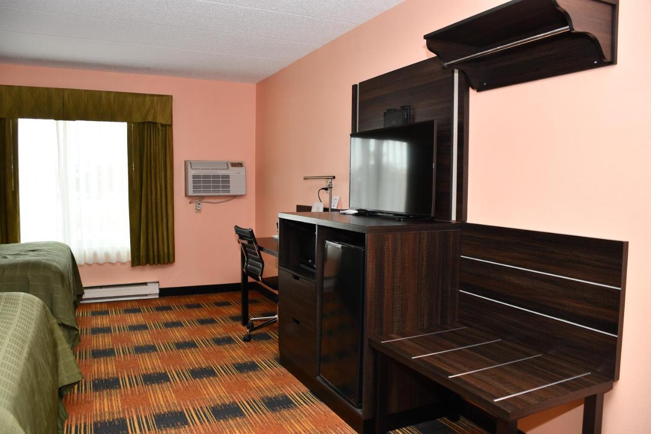 Regency Inn & Suites Фэрибо Экстерьер фото